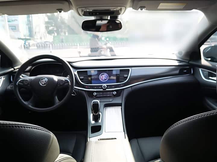 Фото 10 - Buick LaCrosse