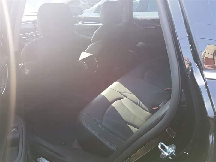 Фото 8 - Buick LaCrosse