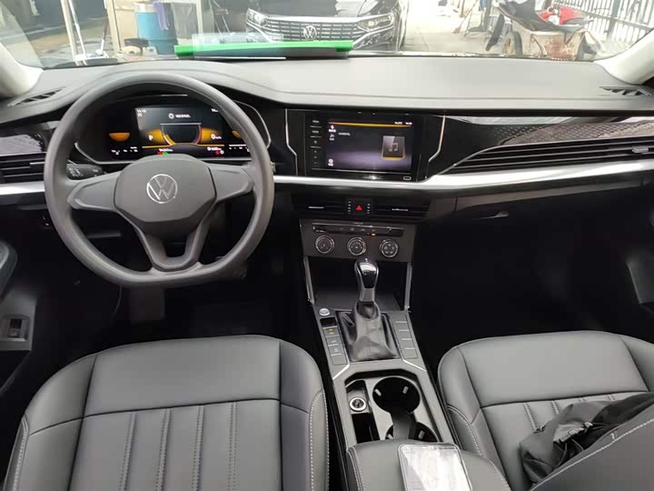 Фото 10 - Volkswagen Passat