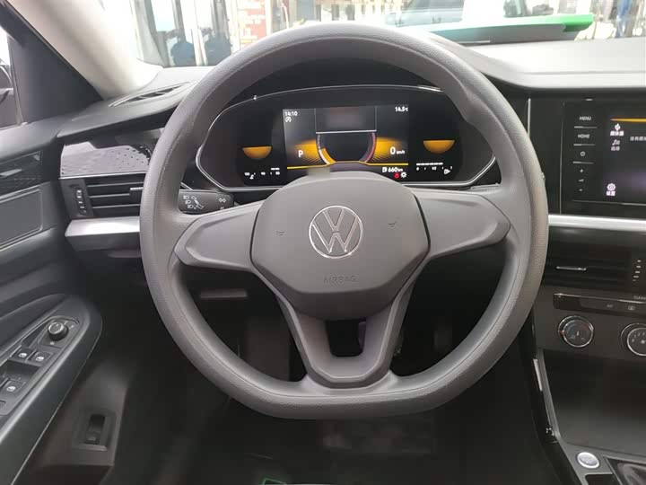 Фото 11 - Volkswagen Passat