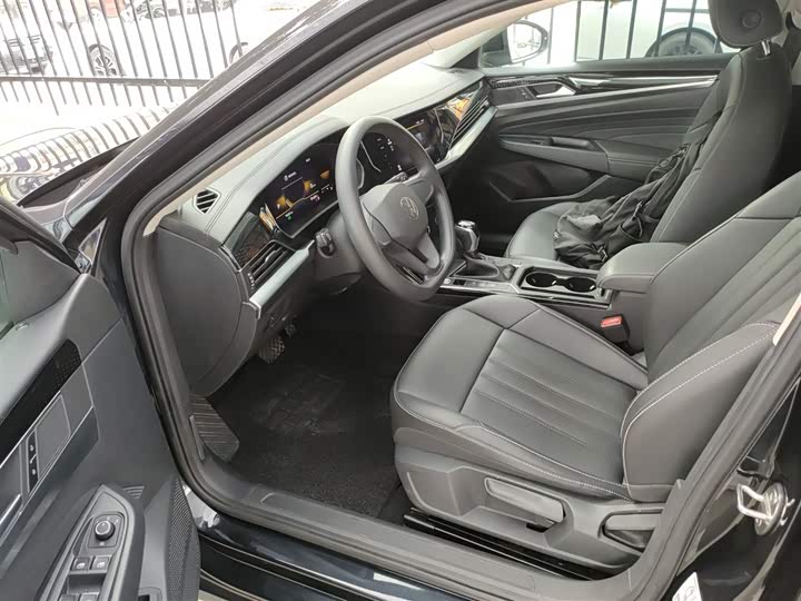 Фото 15 - Volkswagen Passat