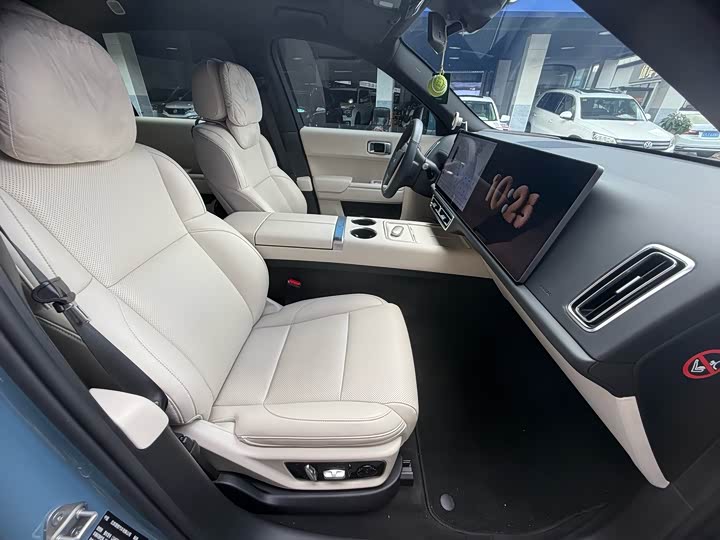 Фото 10 - LiXiang L7