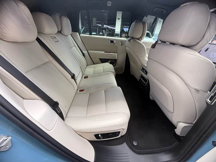 Фото 11 - LiXiang L7