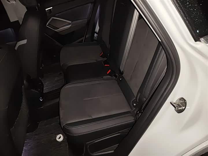 Фото 15 - Audi Q3