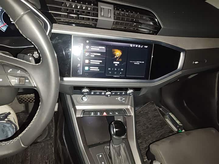 Фото 6 - Audi Q3