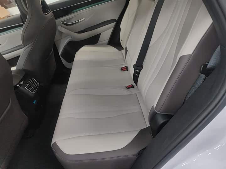 Фото 17 - BYD Song Plus Hybrid/EV