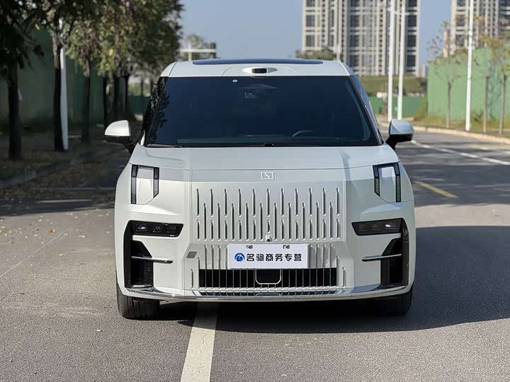 Фото 5 - Zeekr 009