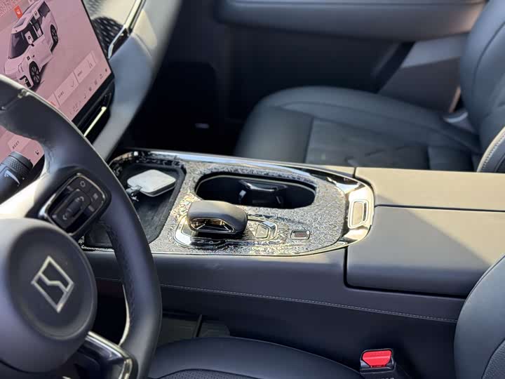 Фото 9 - Zeekr 009