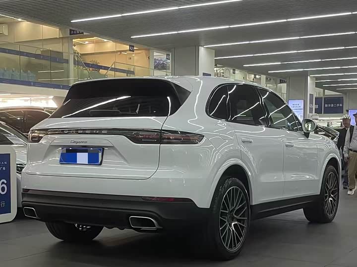 Фото 8 - Porsche Cayenne