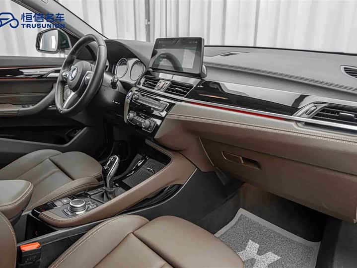 Фото 14 - BMW X2