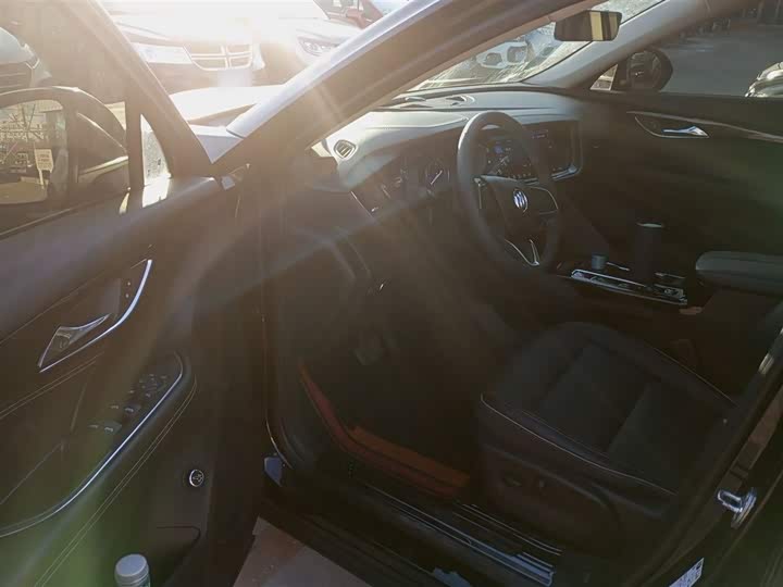 Фото 13 - Buick Envision Plus