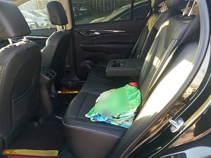 Фото 14 - Buick Envision Plus