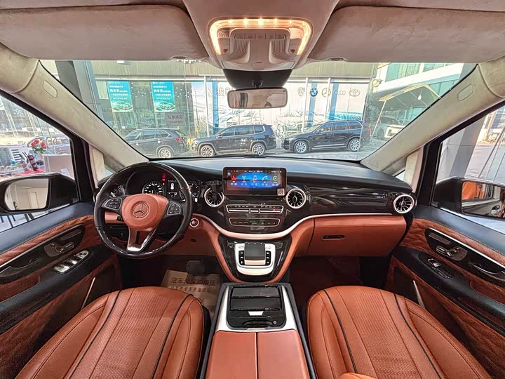 Фото 12 - Mercedes-Benz Vito