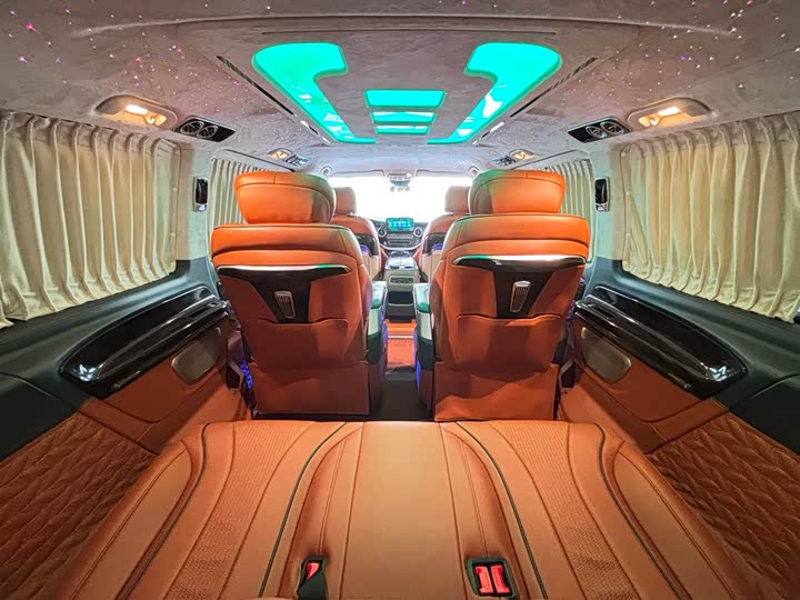 Фото 25 - Mercedes-Benz Vito