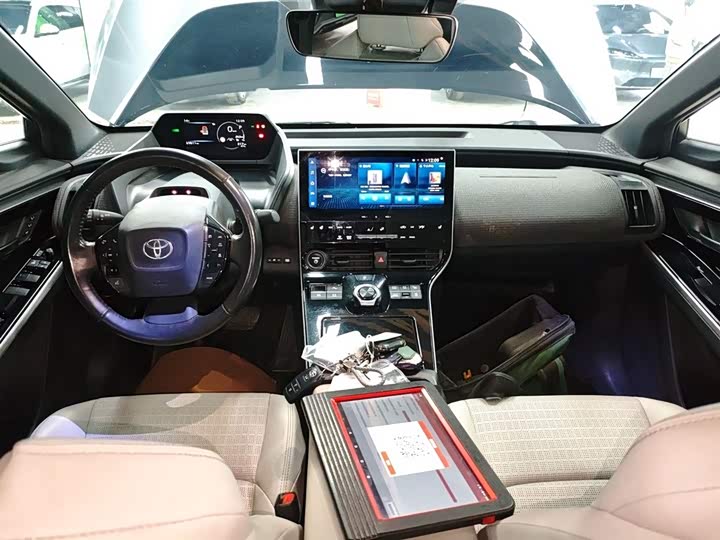 Фото 10 - Toyota bZ4X