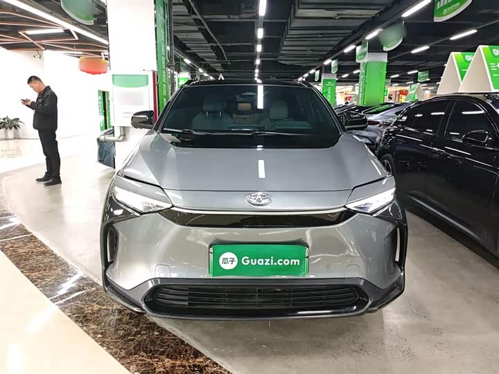 Фото 3 - Toyota bZ4X