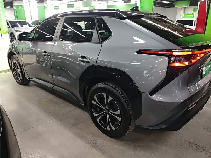 Фото 5 - Toyota bZ4X