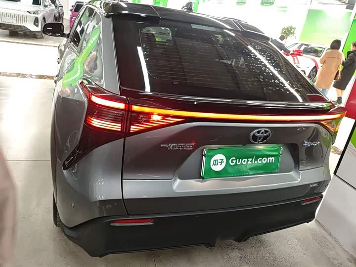 Фото 6 - Toyota bZ4X