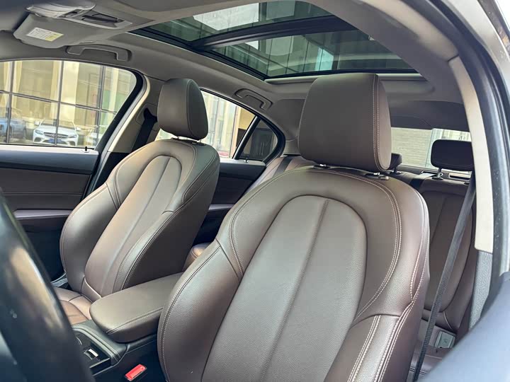 Фото 11 - BMW 1 Series