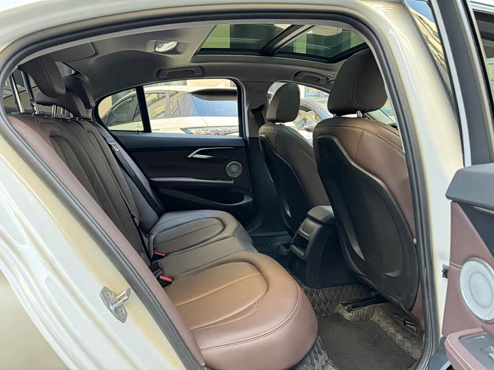 Фото 18 - BMW 1 Series