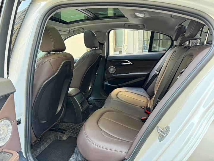 Фото 19 - BMW 1 Series