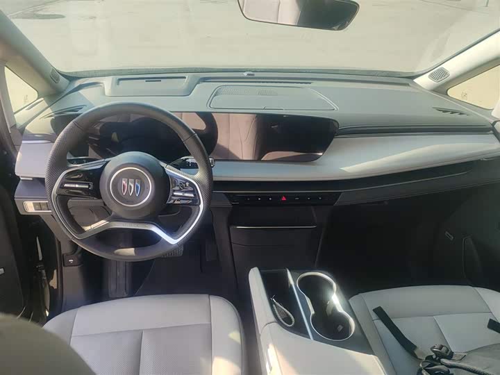 Фото 10 - Buick GL8 ES