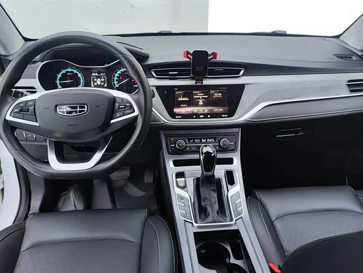 Фото 12 - Geely Emgrand