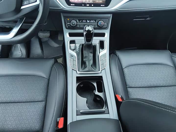 Фото 16 - Geely Emgrand