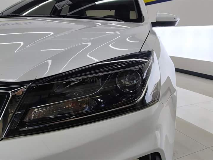 Фото 5 - Geely Emgrand