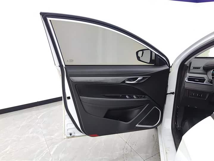 Фото 7 - Geely Emgrand