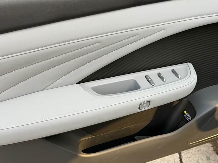 Фото 19 - Nissan N7