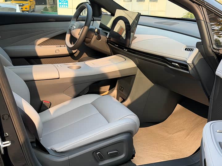 Фото 40 - Nissan N7