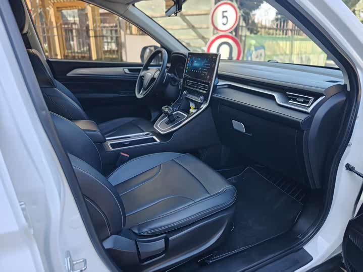 Фото 15 - Haval M6