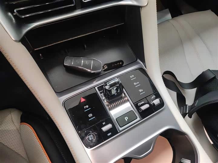 Фото 14 - BYD Song Plus Hybrid/EV