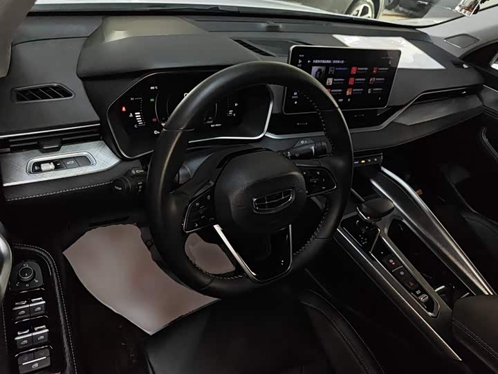 Фото 10 - Geely Preface