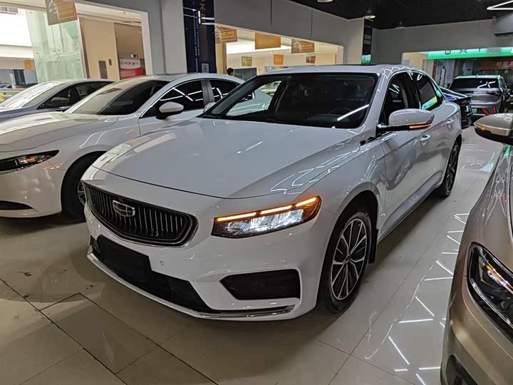 Фото 2 - Geely Preface