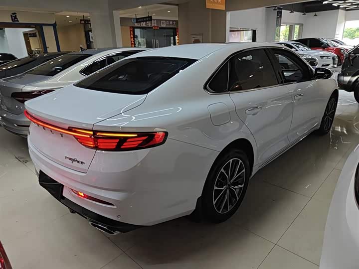 Фото 7 - Geely Preface