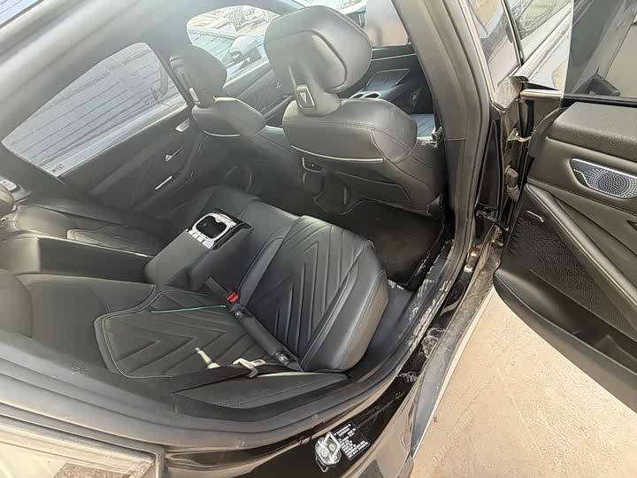 Фото 8 - Changan Deepal SL03