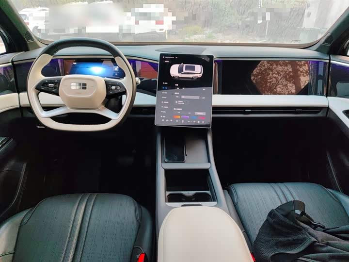 Фото 13 - Geely Galaxy L7