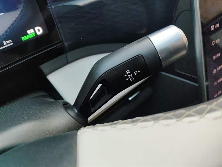 Фото 7 - Geely Galaxy L7