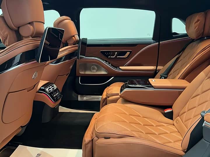 Фото 6 - Mercedes-Benz Maybach S-Class
