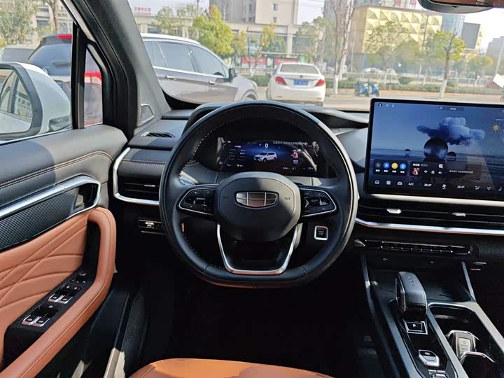 Фото 11 - Geely Okavango L