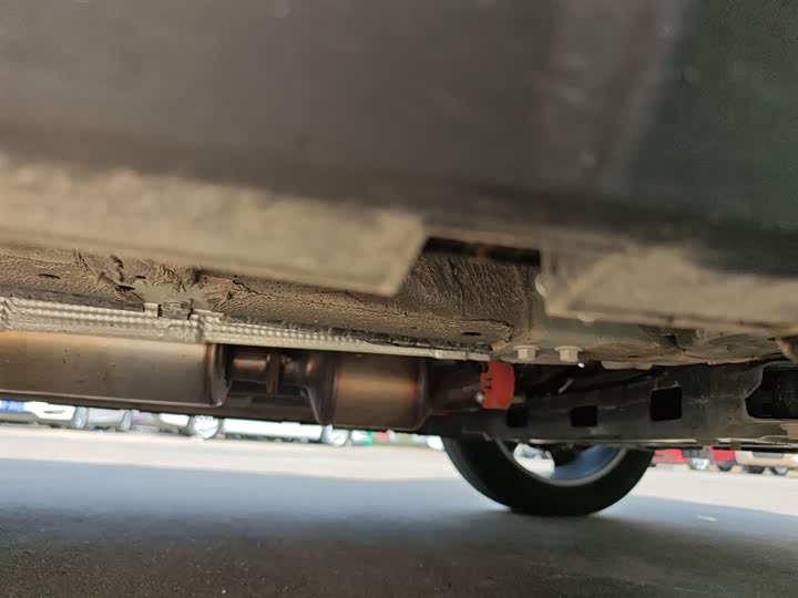 Фото 21 - Geely Okavango L