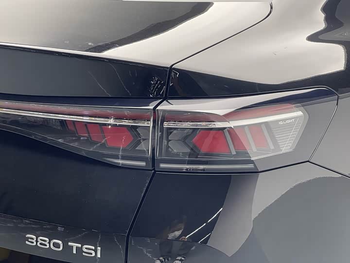 Фото 14 - Volkswagen Magotan