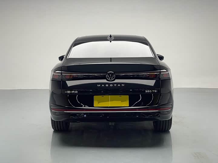 Фото 19 - Volkswagen Magotan