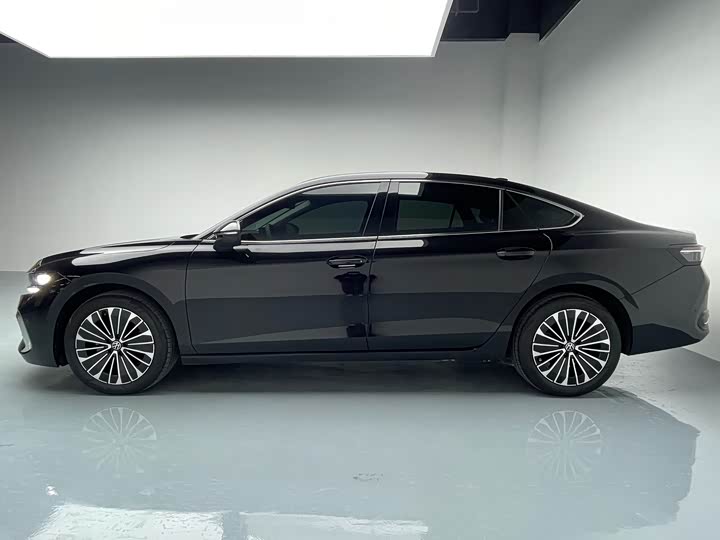 Фото 5 - Volkswagen Magotan