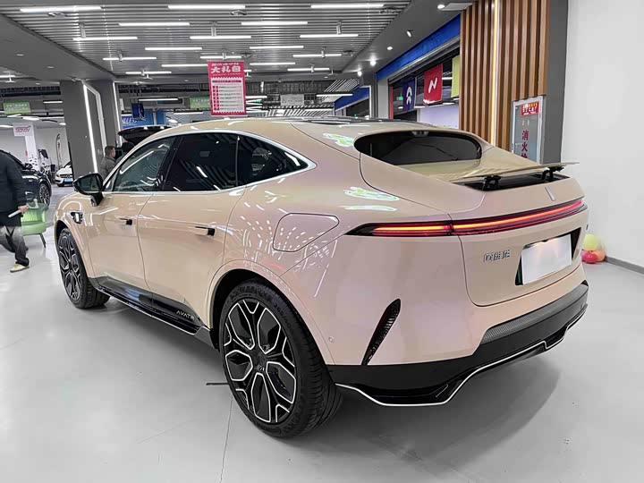 Фото 24 - Avatr 11