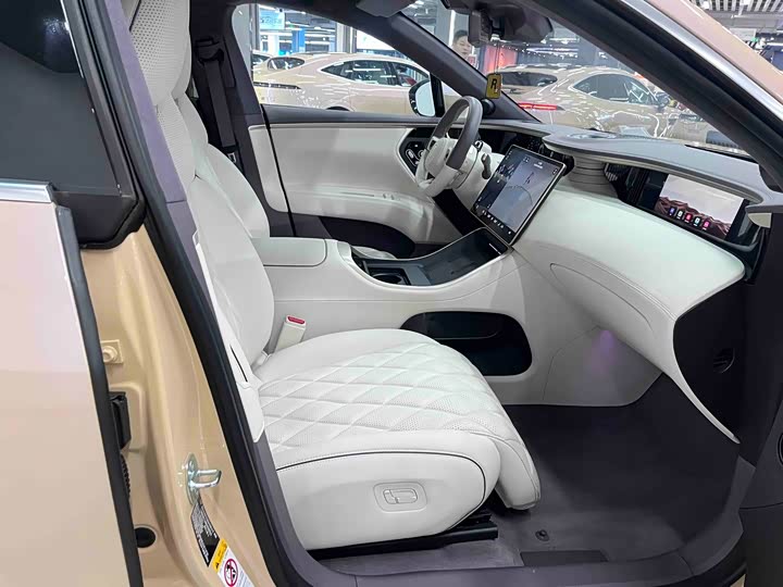 Фото 32 - Avatr 11