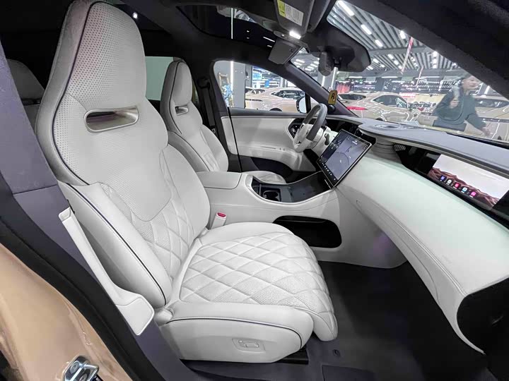 Фото 33 - Avatr 11