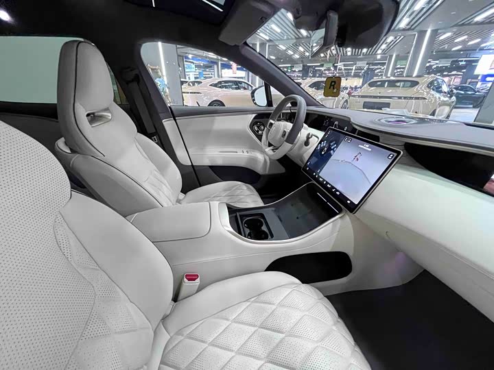 Фото 34 - Avatr 11